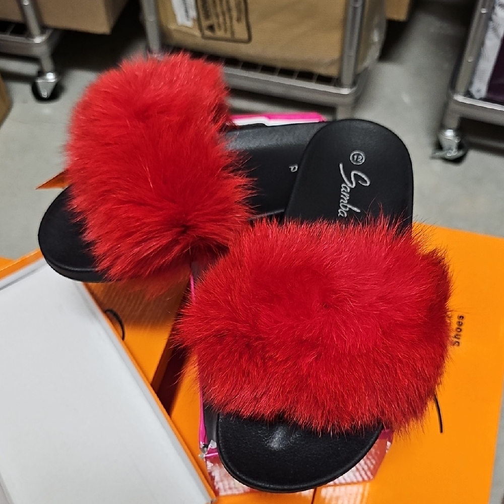 Nwt Women's Red Plush Slippers